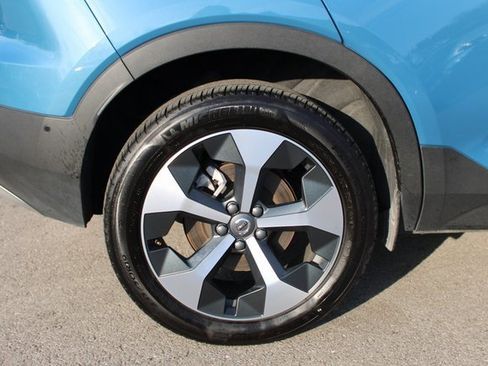 Used 2025 Volvo XC40 B5 Plus image 39