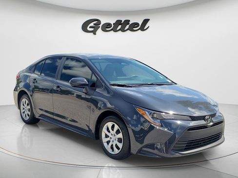 Certified 2025 Toyota Corolla LE FWD image 3