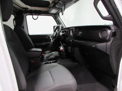 Used 2021 Jeep Wrangler Unlimited Sport AWD/4WD image 17