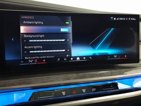 Used 2025 BMW 760i xDrive w/ Premium Package image 31