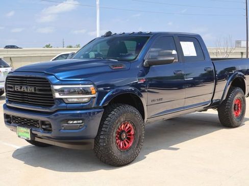 Used 2022 RAM 2500 Laramie w/ Night Edition AWD/4WD image 3