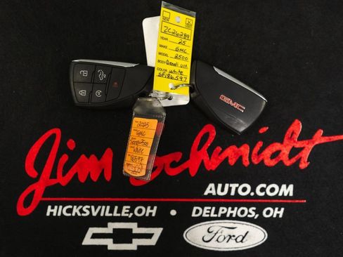 Used 2025 GMC Sierra 2500 Denali Ultimate AWD/4WD image 11