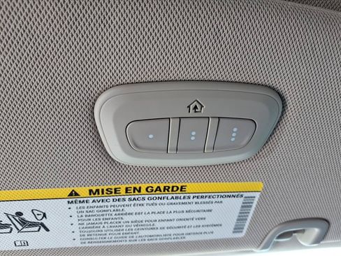Used 2020 Chrysler Pacifica Touring-L FWD image 21