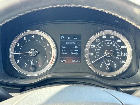 Used 2022 Hyundai Venue SEL FWD image 12