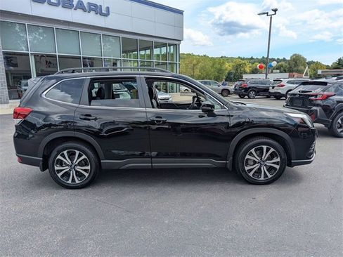 Used 2023 Subaru Forester Limited image 2