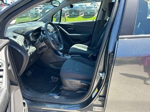 Used 2019 Chevrolet Trax LS FWD image 6