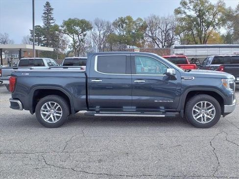 Used 2022 GMC Sierra 1500 SLT w/ SLT Convenience Package image 2