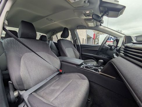 Used 2025 Toyota Camry LE image 31