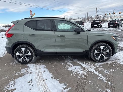 Used 2023 Volvo XC40 B5 Plus w/ Protection Package Premier image 5