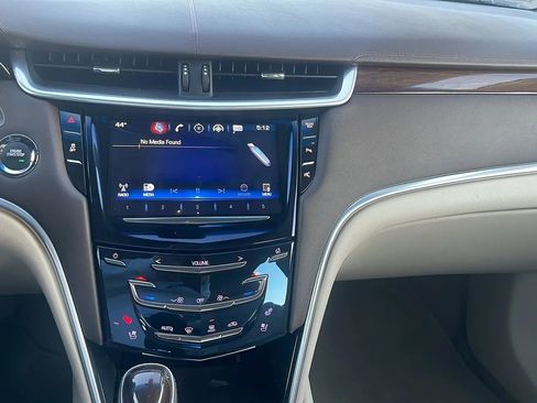 Used 2016 Cadillac XTS Luxury image 12