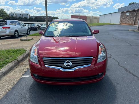 Used 2009 Nissan Altima 2.5 SL w/ Technology Pkg FWD image 2