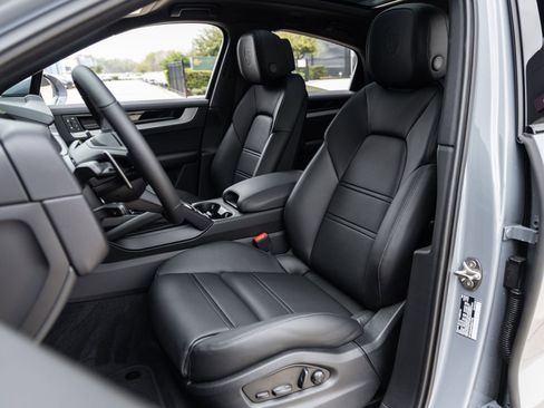 New 2026 Porsche Cayenne Coupe image 5