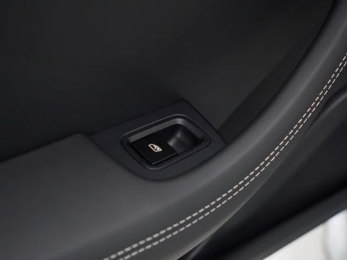 Used 2026 Porsche Panamera 4 AWD/4WD image 16
