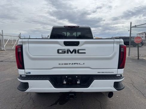 Used 2025 GMC Sierra 2500 Denali Ultimate image 6