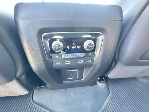 Used 2024 GMC Yukon Denali Ultimate image 22