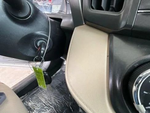 Used 2013 Toyota RAV4 LE FWD image 12