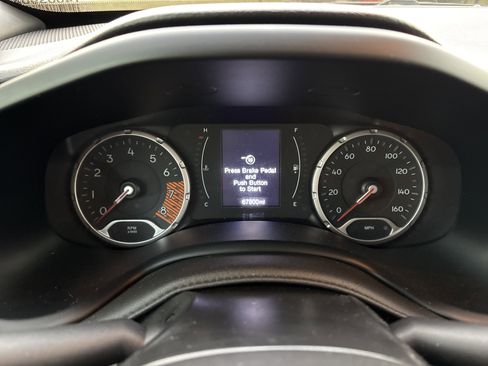 Used 2021 Jeep Renegade Sport image 25