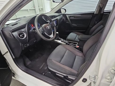 Used 2018 Toyota Corolla LE w/ LE Premium Package w/Moonroof FWD image 8
