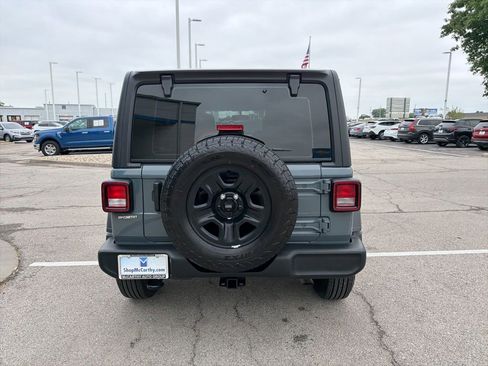 Used 2025 Jeep Wrangler Unlimited Sport AWD/4WD image 4
