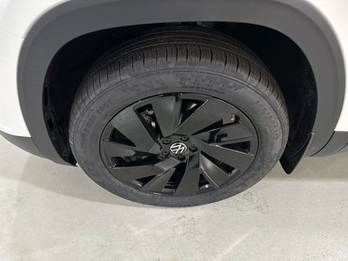 New 2026 Volkswagen Atlas SE image 11