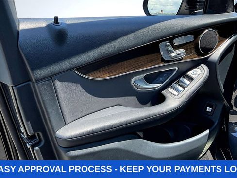 Used 2021 Mercedes-Benz GLC 300 w/ Premium Package image 25