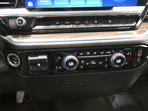 Used 2024 Chevrolet Silverado 3500 LT w/ Convenience Package AWD/4WD image 25