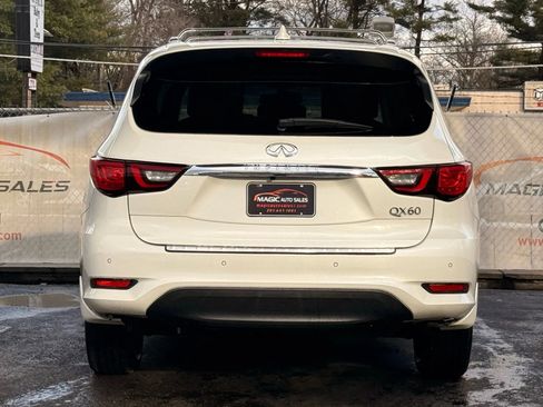 Used 2018 INFINITI QX60 3.5 Sport Utility 4D w/ Deluxe Technology Package image 10