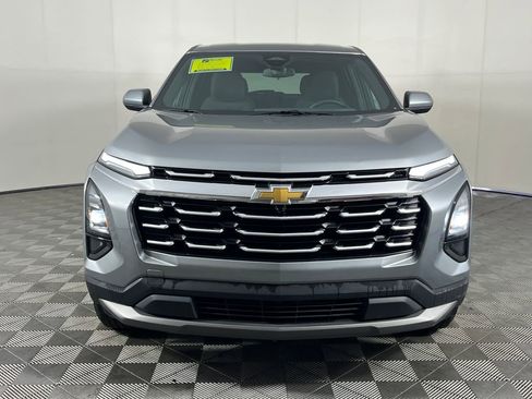 Used 2025 Chevrolet Equinox LT AWD/4WD image 2