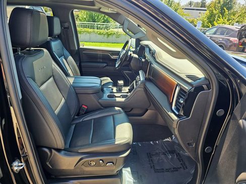Used 2024 GMC Sierra 1500 Denali w/ Denali Reserve Package AWD/4WD image 11
