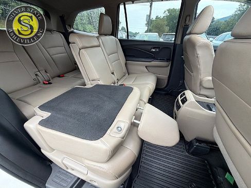 Used 2016 Honda Pilot Touring image 19