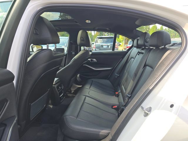 Used 2021 BMW 330i xDrive Sedan w/ Premium Package AWD/4WD image 16