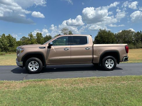 Used 2019 GMC Sierra 1500 SLE w/ SLE Value Package AWD/4WD image 2