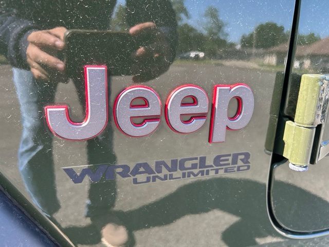Used 2021 Jeep Wrangler Unlimited Rubicon w/ Dual Top Group AWD/4WD image 22