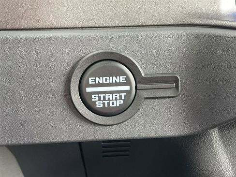 New 2025 Ford Bronco 4-Door AWD/4WD image 19