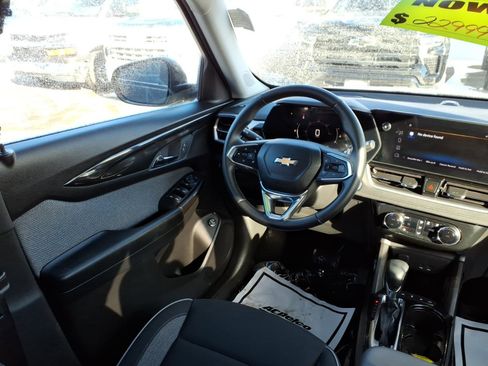 Used 2024 Chevrolet TrailBlazer LT w/ Convenience Package image 11