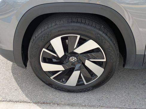 Certified 2025 Volkswagen Atlas Cross Sport SE AWD/4WD image 14