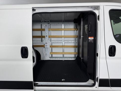 Used 2025 RAM ProMaster 2500 w/ U-Haul Equipment Group FWD image 19