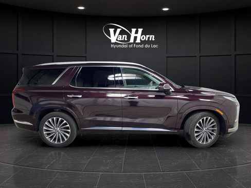 Used 2024 Hyundai Palisade Calligraphy image 2