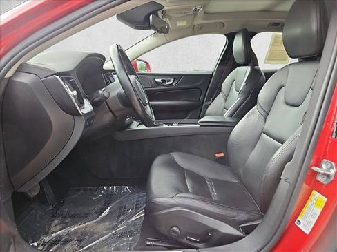 Used 2020 Volvo S60 T6 Momentum AWD/4WD image 17