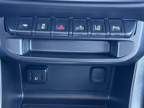 Used 2019 Chevrolet Colorado LT w/ Safety Package image 8