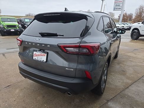 Used 2025 Ford Escape ST-Line image 9