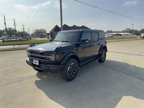 New 2025 Ford Bronco Outer Banks image 1