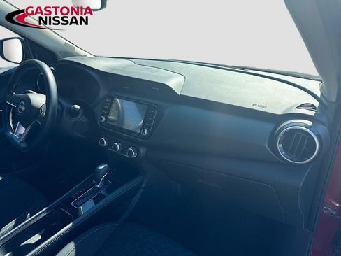 Used 2023 Nissan Kicks SV w/ Interior Electronics Package FWD image 36