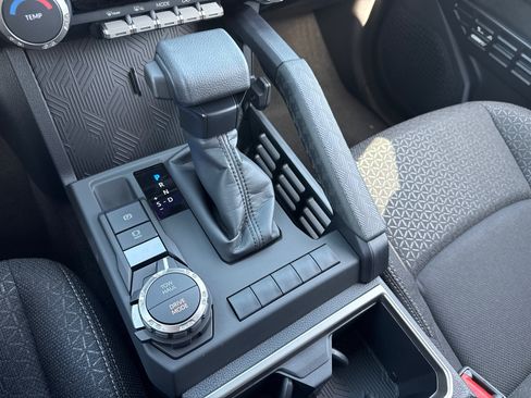 New 2026 Toyota 4Runner SR5 AWD/4WD image 25