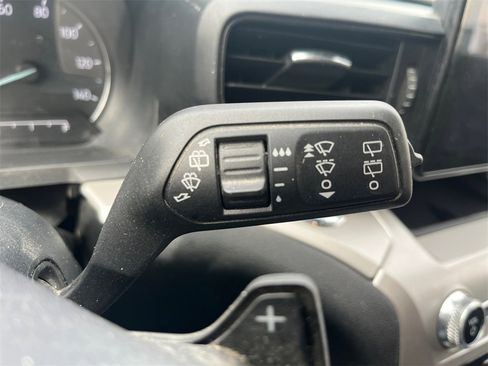 Used 2020 Ford Explorer XLT w/ Comfort Package image 23