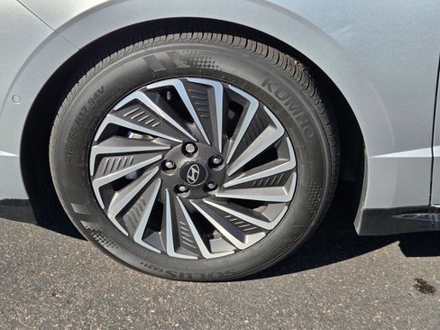 Used 2025 Hyundai Sonata Limited image 10