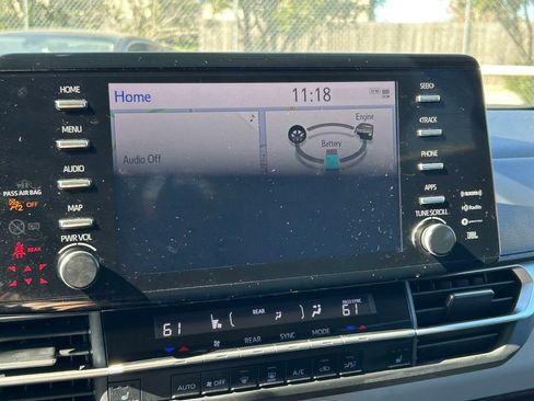 Certified 2024 Toyota Sienna XLE w/ XLE Plus Package image 38