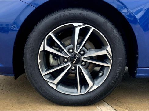 Used 2023 Kia Forte LXS FWD image 9