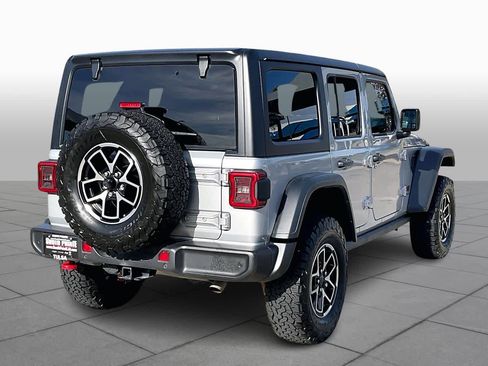 Used 2024 Jeep Wrangler Unlimited Rubicon w/ Technology Group image 11