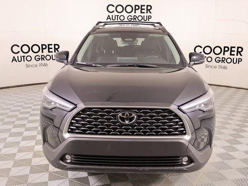 Used 2025 Toyota Corolla Cross XLE image 9